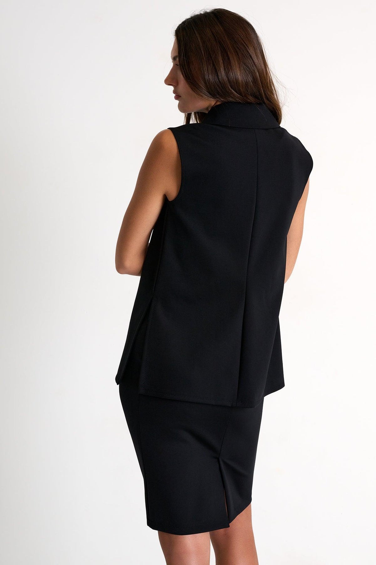 Black Zipped Sleeveless Polo Top -  Tops - Empress De Luxe
